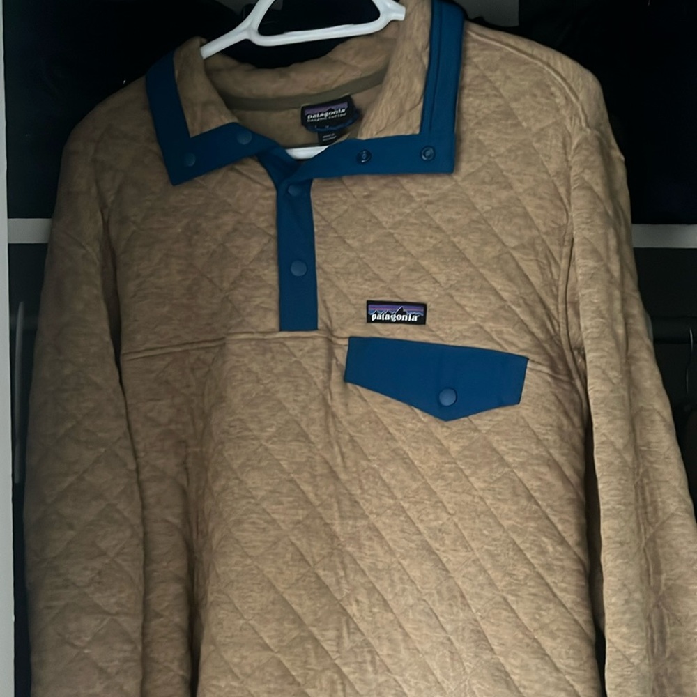 Quilted Patagonia quarter button
